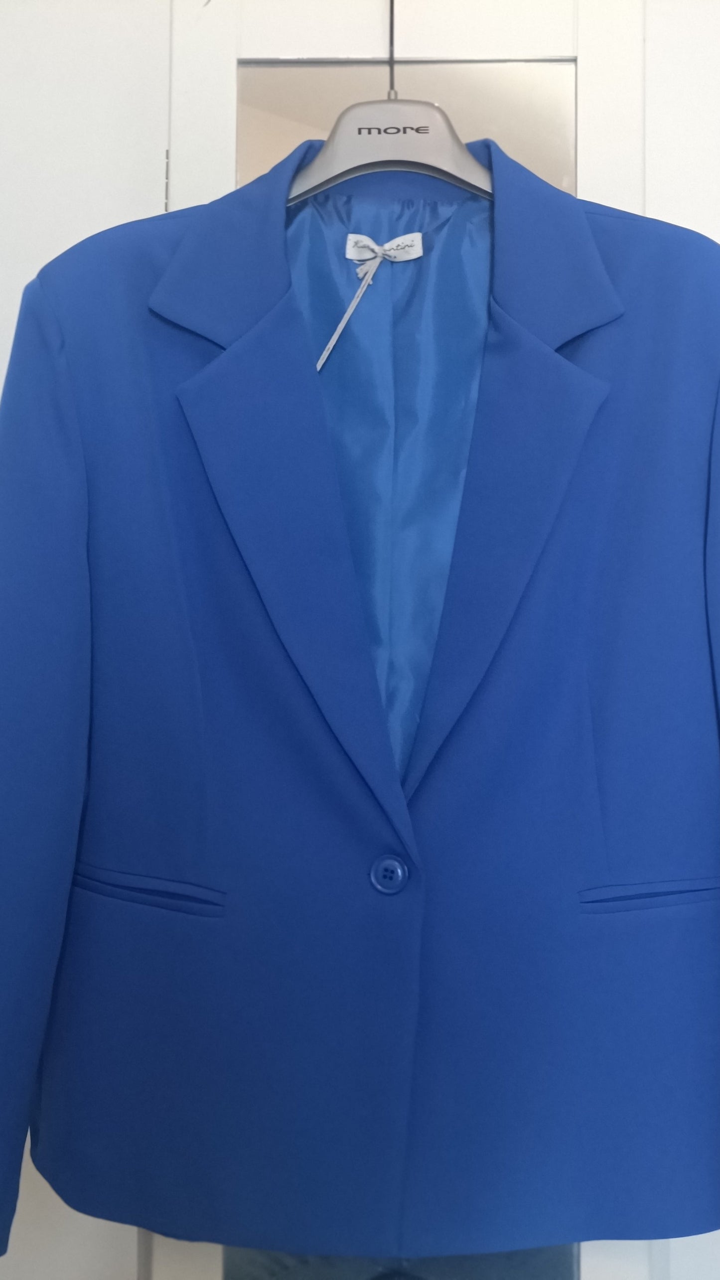 Tailleur blu elettrico